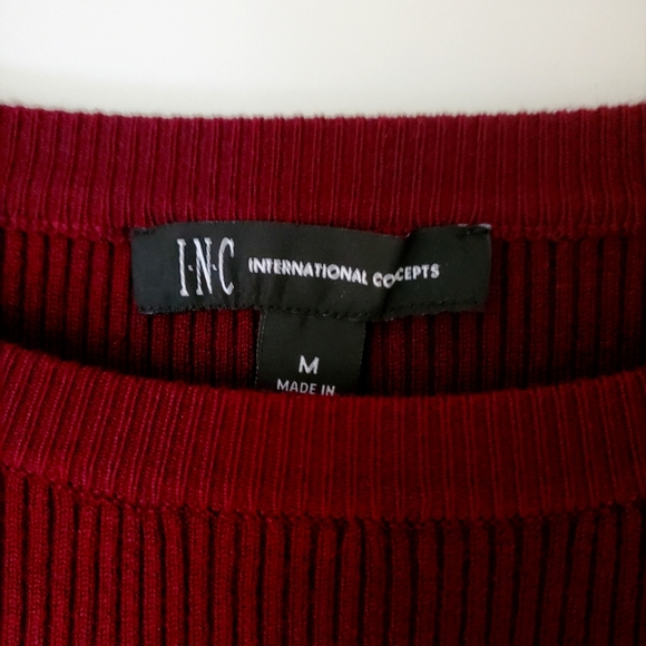 FALL BURGUNDY! Ribbed Knit 3- Season Sweater. NWOT - Picture 3 of 4